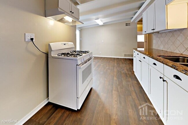 Building Photo - 1115 Coronel Ave