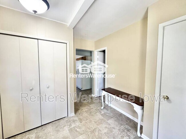 Foto del edificio - 5813 Clark St