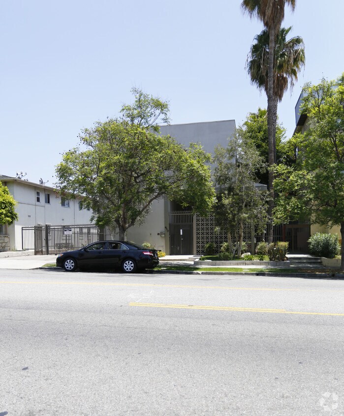 Foto del edificio - 410 S Commonwealth Ave