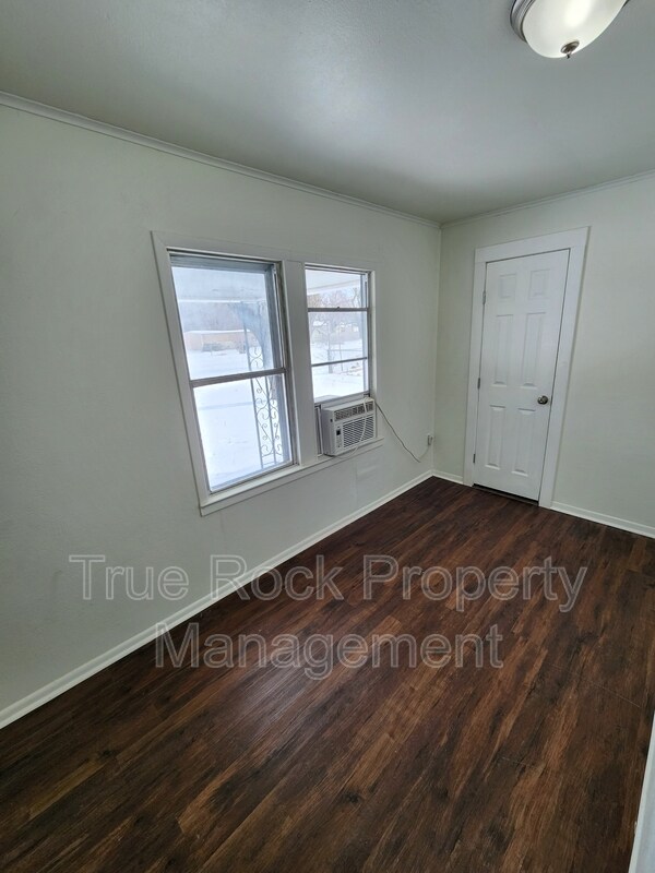 Foto del edificio - 631 N Hickory Ave