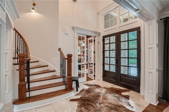Building Photo - 4731 Lake Forrest Dr NE
