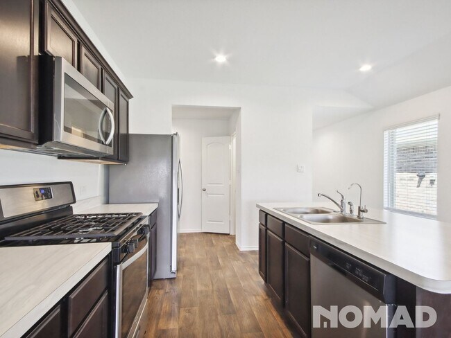 Foto del edificio - 3 Bedroom Single Family Home in Spring