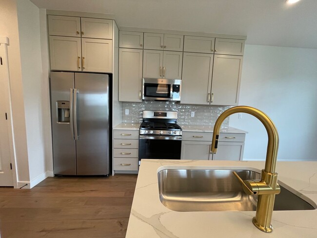 Building Photo - Exquisite Mountain View Townhouse in Heber!