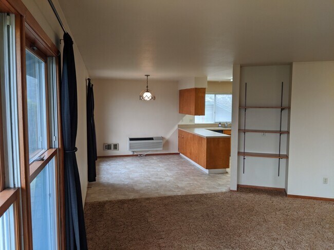 Dining Area - 59 View Ct