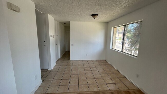 Foto del edificio - 3Bd/1B Apartment in Redlands, CA