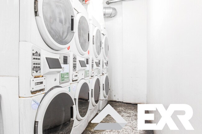 Foto del edificio - 1087 Flushing Ave