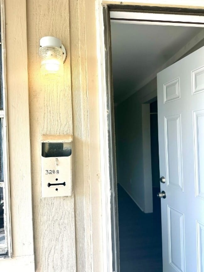 Building Photo - 328 54th St