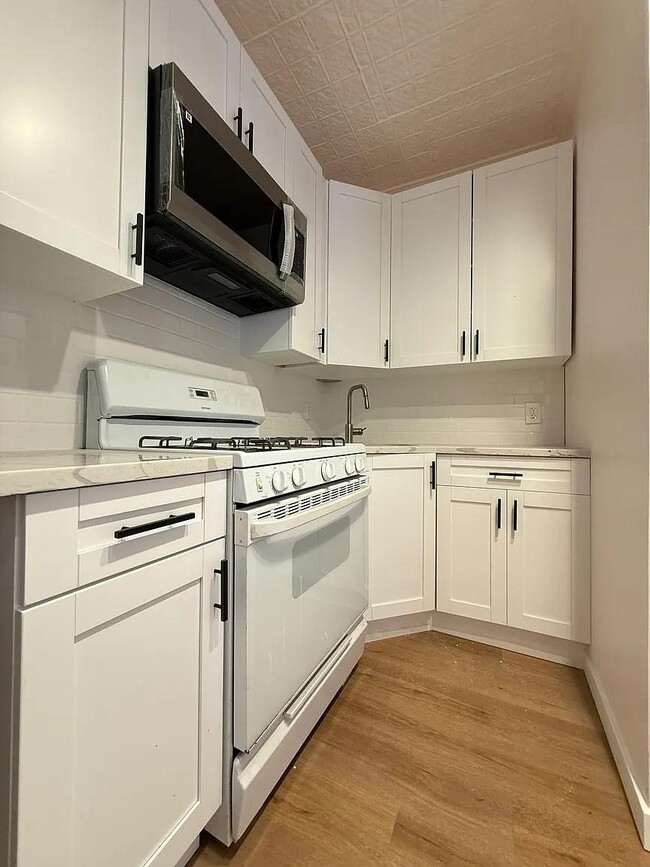 Building Photo - 1919 Willow Ave