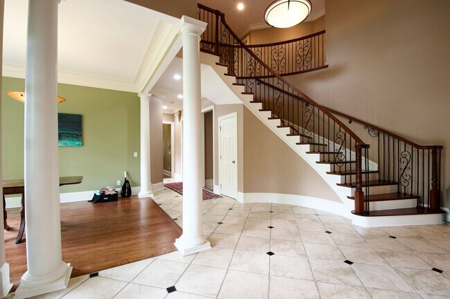 Foto del edificio - Executive Golf Course Rental in Moores Mil...