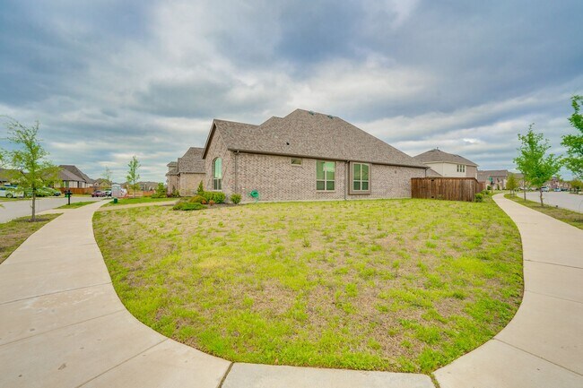 Building Photo - 2108 Austin Ln