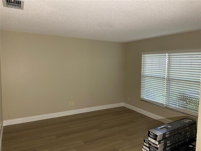 Foto del edificio - 1226 Windy Bluff Dr