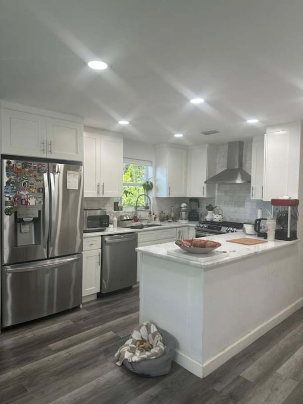 Photo - 240 NE 60th St (Fort Lauderdale, FL)