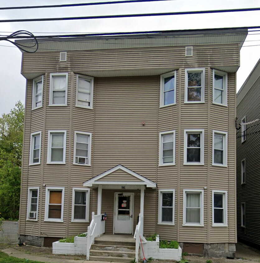 14 1/2 Lester St Unit 1R, Ansonia, CT 06401 Room for Rent in Ansonia
