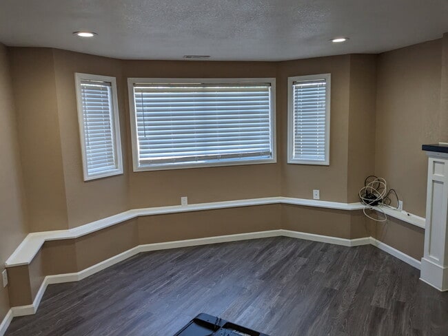 Building Photo - 24028 25th Ave S