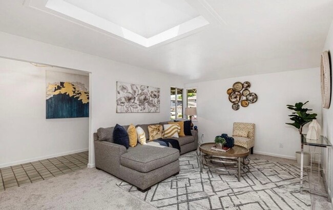 Building Photo - 483 Ontario Dr