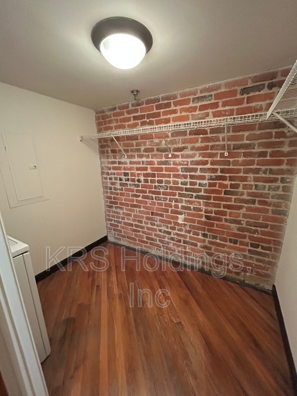 Building Photo - 1318 W Broad St