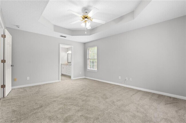 Building Photo - 408 Lakeview Dr W