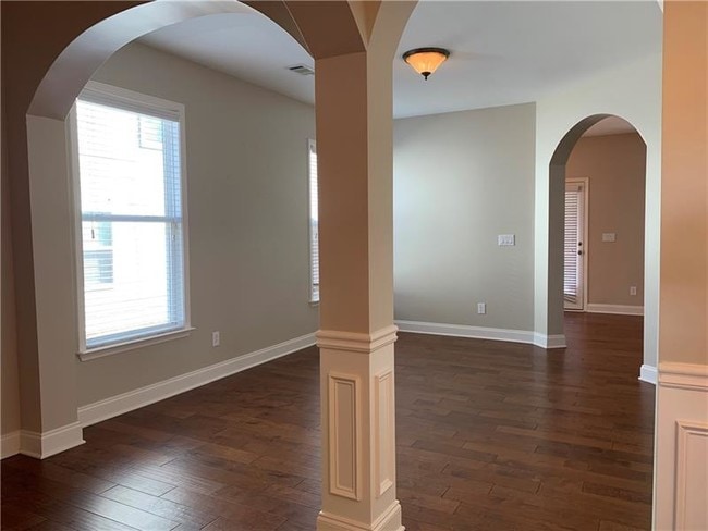 Building Photo - 6025 Beaver Ridge Dr