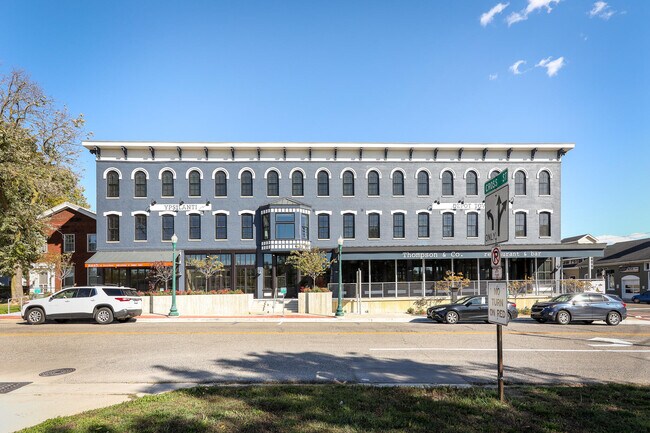 Foto del edificio - 400 N River St