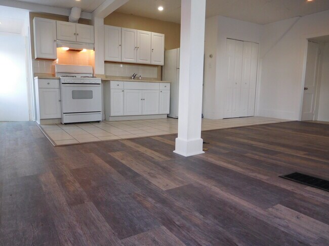 Kitchen - 1781 Old York Rd