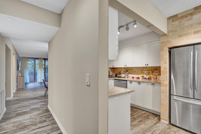 Foto del edificio - 2070 Homewood Blvd