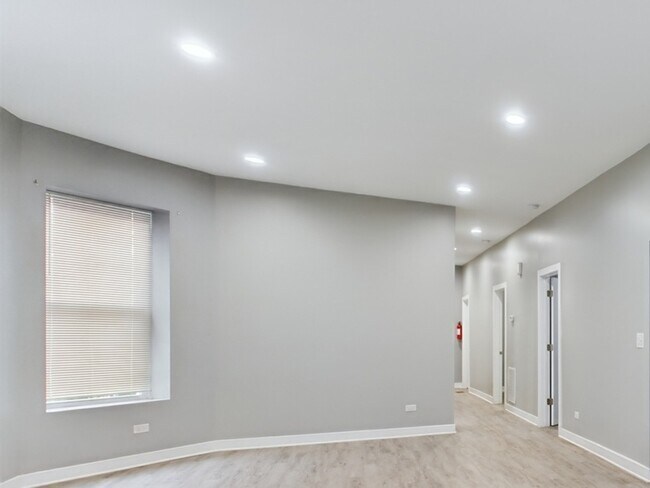Building Photo - 7324 South Union Avenue Unit 2