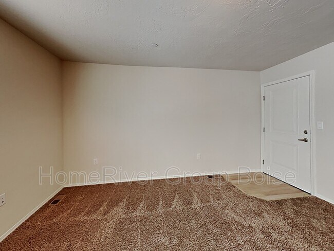 Building Photo - 1436 N Allumbaugh St