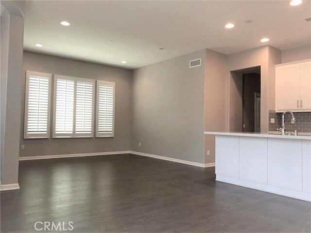 Building Photo - 114 Primrose Dr