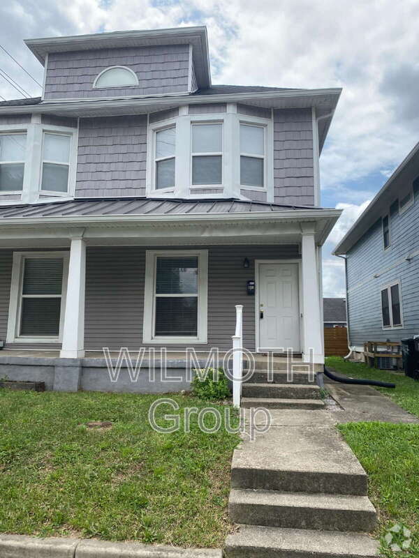 Building Photo - 1429 E New York St