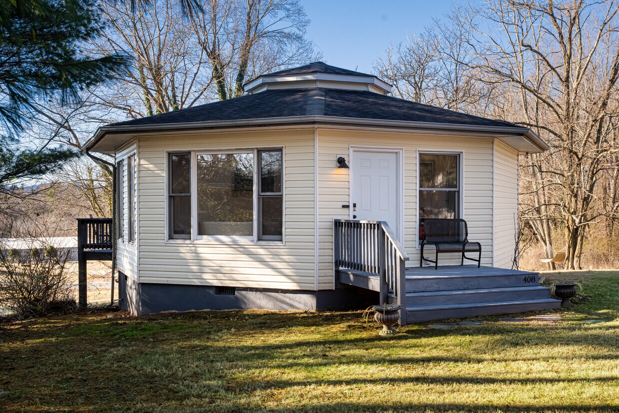 Foto principal - 408 Hazel Mill Rd