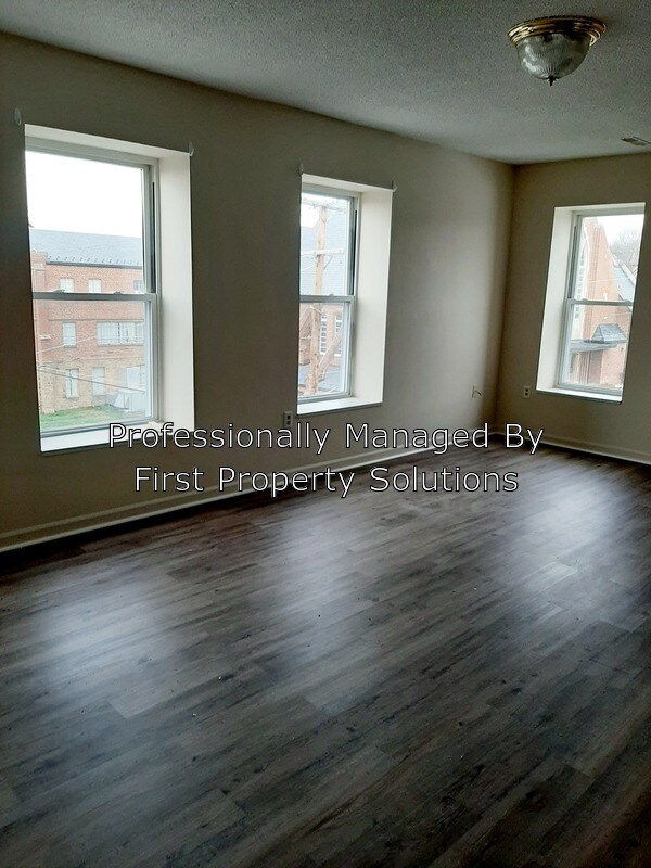 Building Photo - 104 WV-104