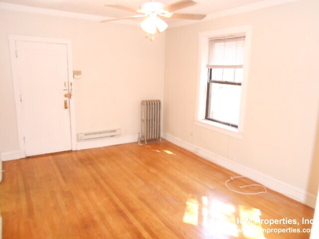 Foto del edificio - 2242 N Bissell St