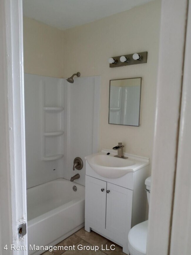 Building Photo - 2 br, 1 bath House - 643 S CR 419