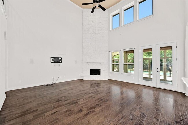 Building Photo - 1800 Camino Alemeda