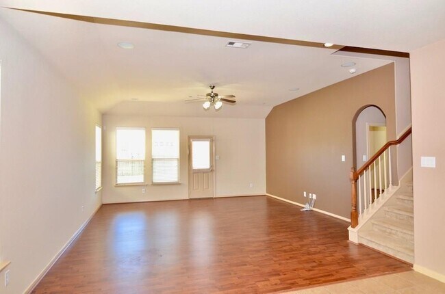 Foto del edificio - 6111 Norwood Meadows Ln