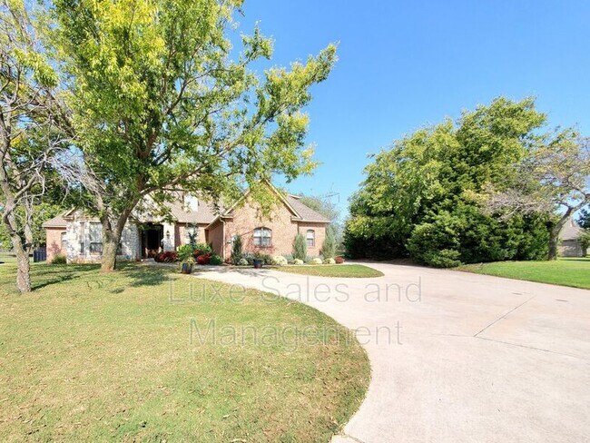 Foto del edificio - 3341 Heritage Green Cir