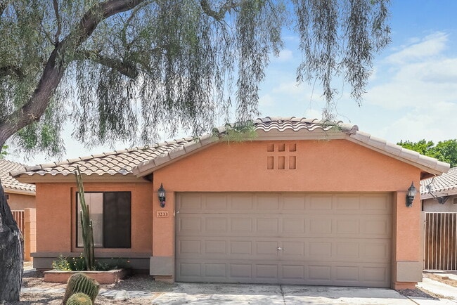Building Photo - 3233 E Tonopah Dr