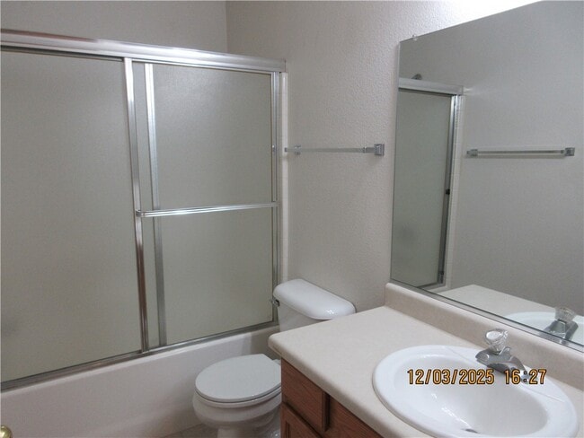 Foto del edificio - 2469 Fox