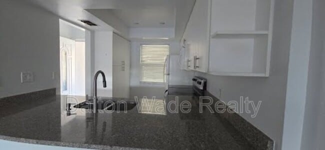 Foto del edificio - 2045 Sunset Grove Ln