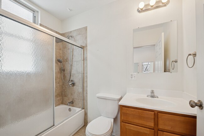 Foto del edificio - 2712 W North Ave