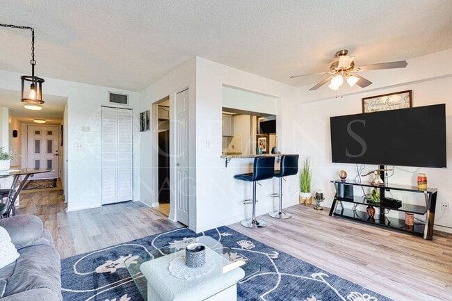 Building Photo - Fully Furnished 1BR/1BA Condo – Riverfront...