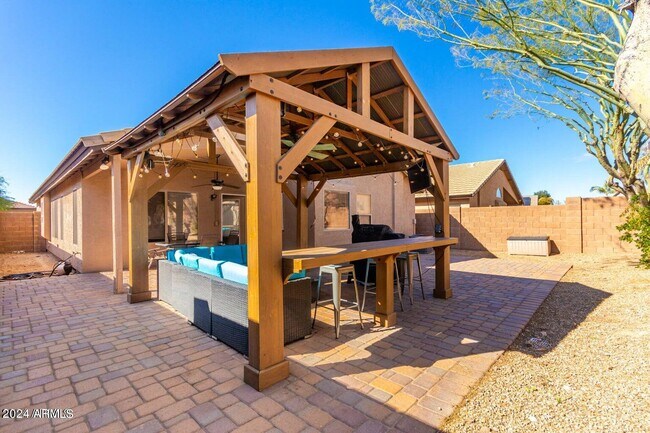 Foto del edificio - 2216 W Madre Del Oro Dr