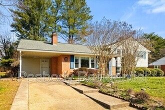 Building Photo - 8016 Gosport Ln