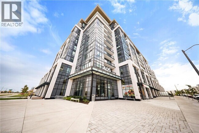 Building Photo - 405 Dundas St W
