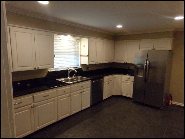 Foto del edificio - 4404 Greenway Dr