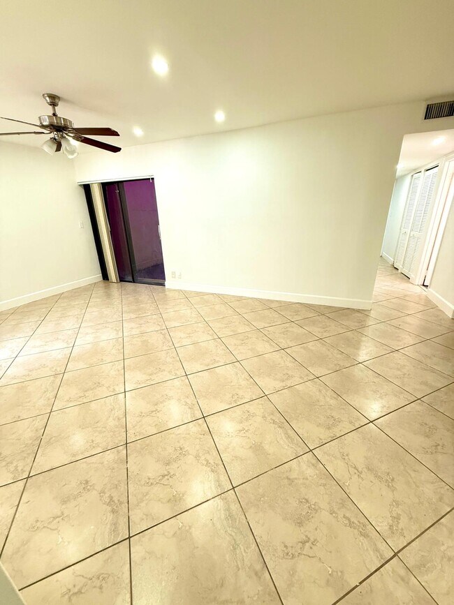 Foto del edificio - 5012 SW 40th Ave
