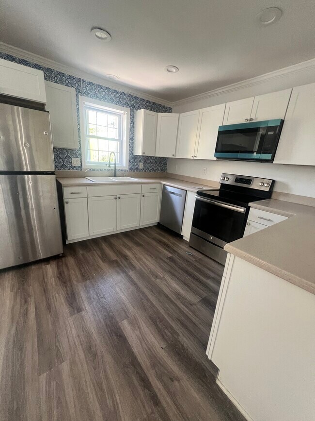 Building Photo - 374 73rd St #6