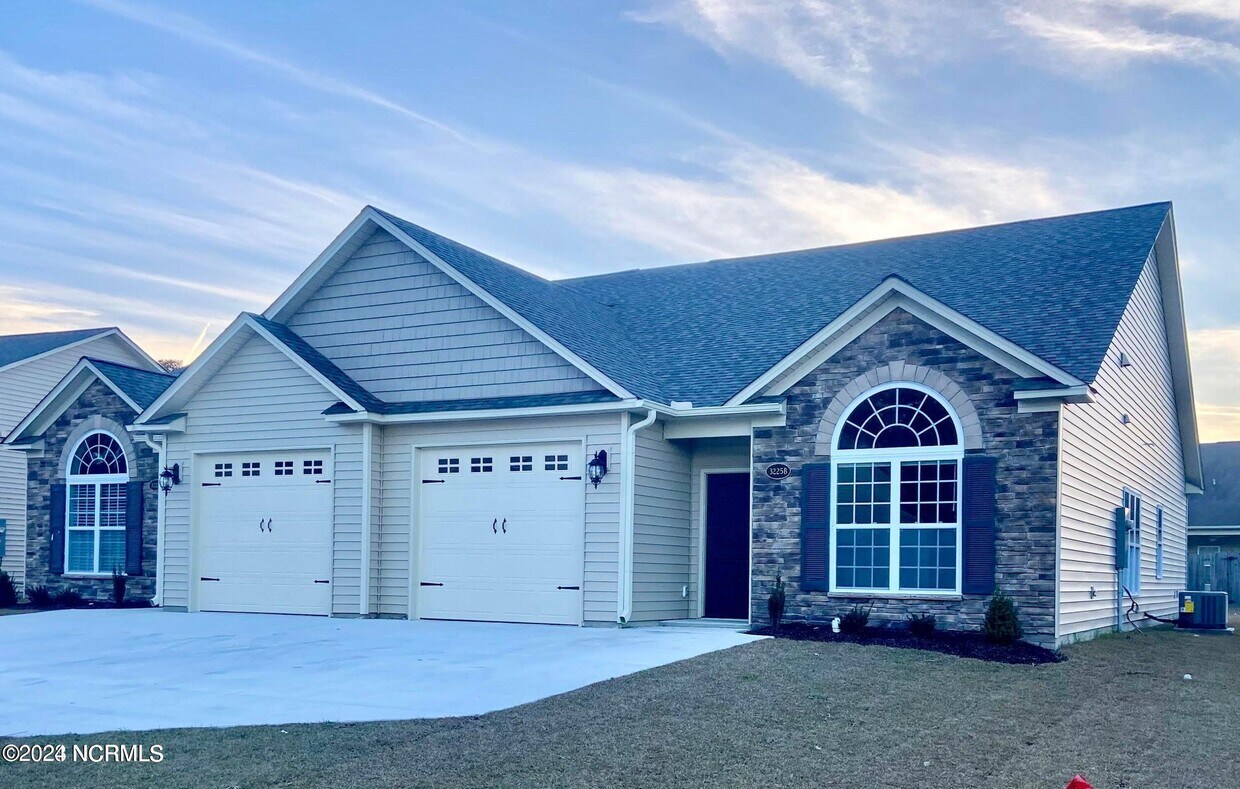 3225 Gordon Dr, Greenville, NC 27834 Townhome Rentals in Greenville