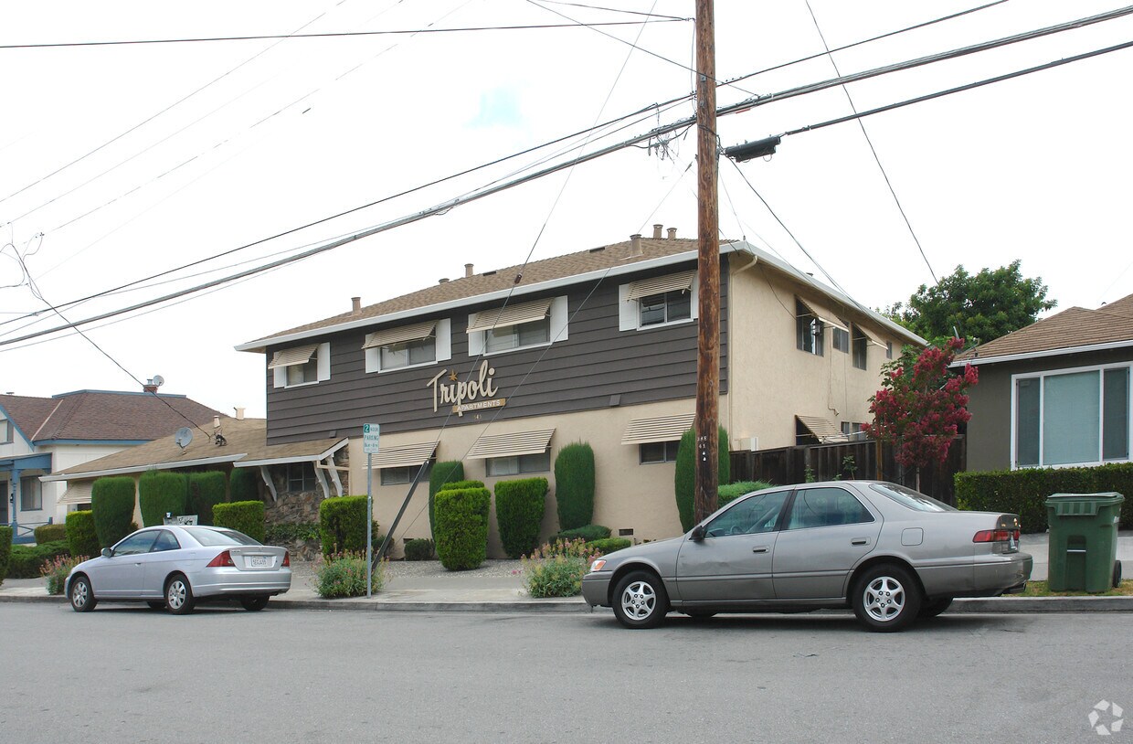 Foto del edificio - Tripoli Apartments