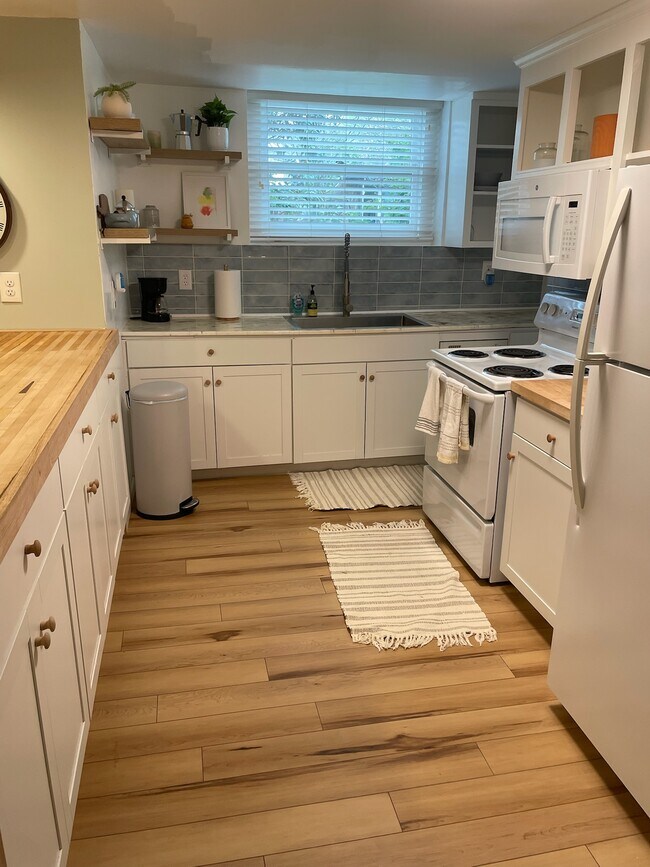 Kitchen - 4403 Soper Ave